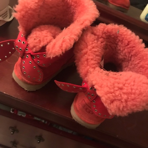 Uggs - Picture 2 of 2